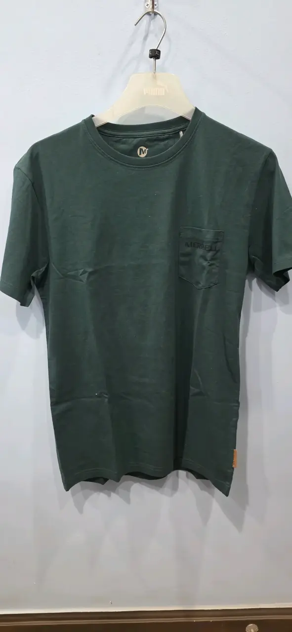 Polera verde con bolsillo Merrell - 1