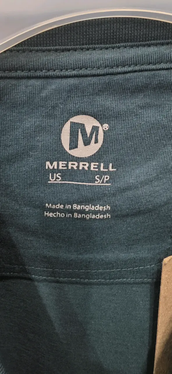 Polera verde con bolsillo Merrell - 2