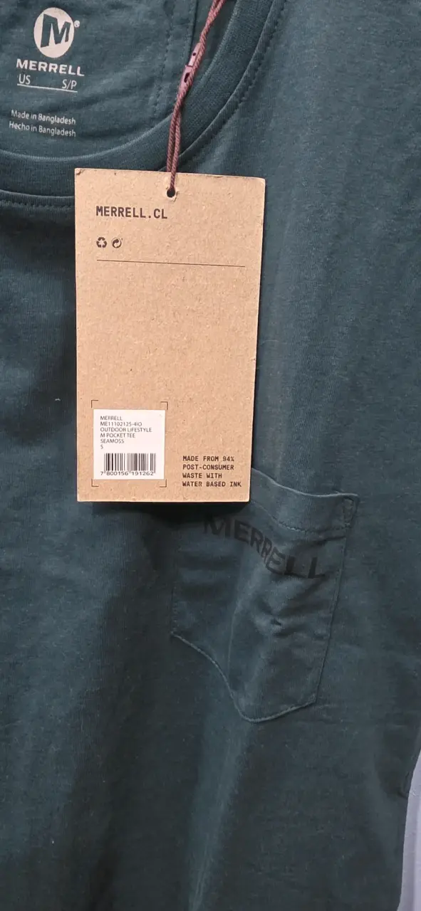 Polera verde con bolsillo Merrell - 3