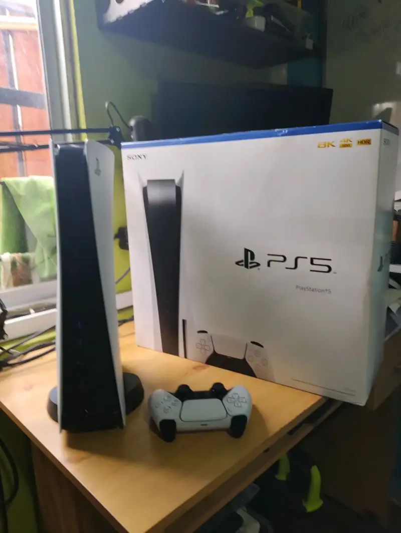 Consola PlayStation 5 con caja - 1