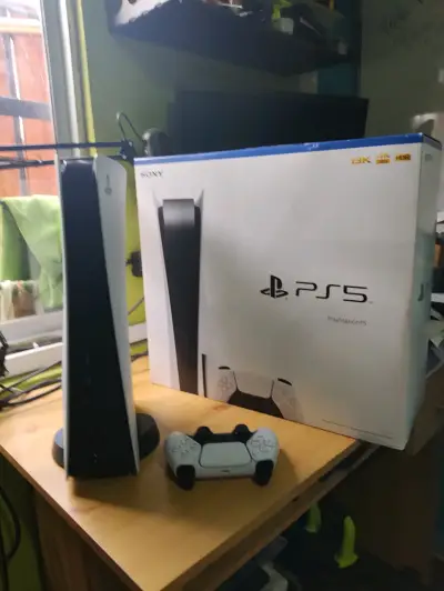 Consola PlayStation 5 con caja - miniatura 1