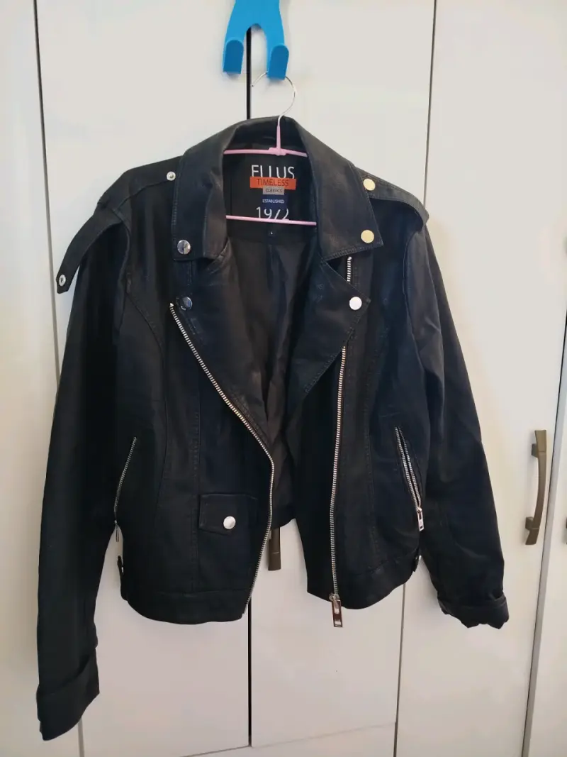 Chaqueta negra de cuero - 2