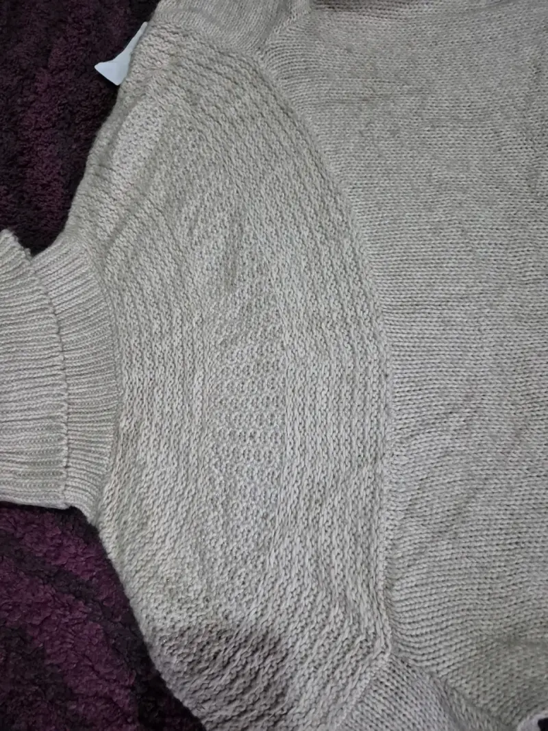 Suéter cuello alto beige - 2