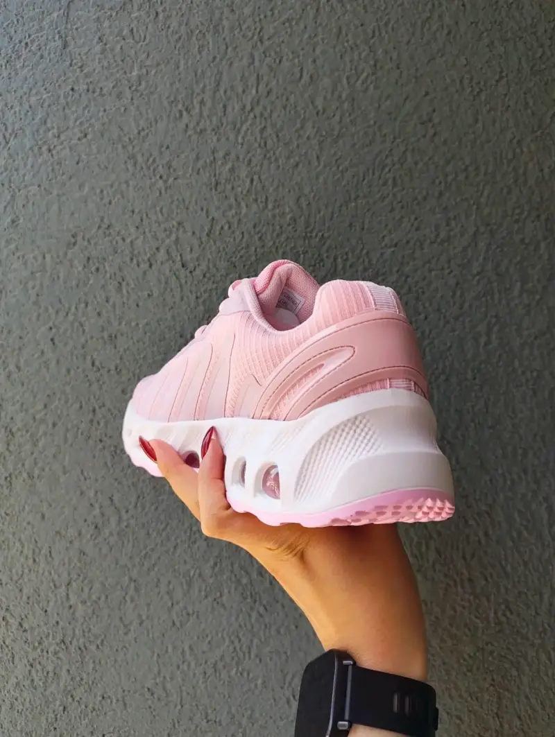 Zapatillas rosadas deportivas - 2