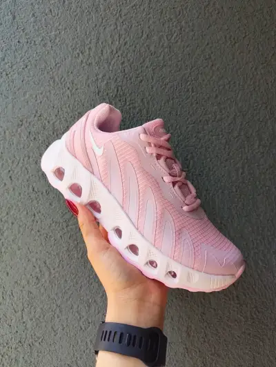 Zapatillas rosadas deportivas - miniatura 3