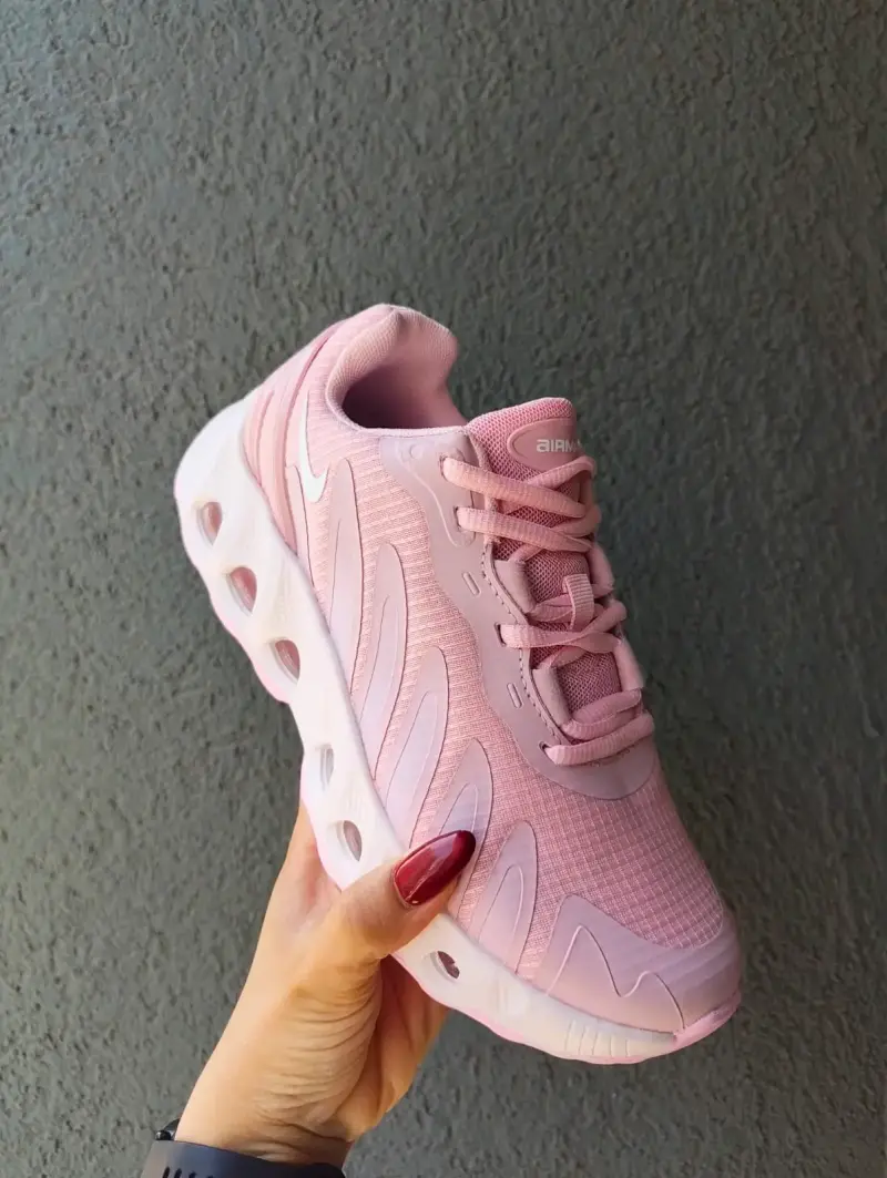 Zapatillas rosadas deportivas - 4