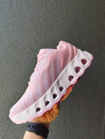Zapatillas rosadas deportivas - miniatura 5