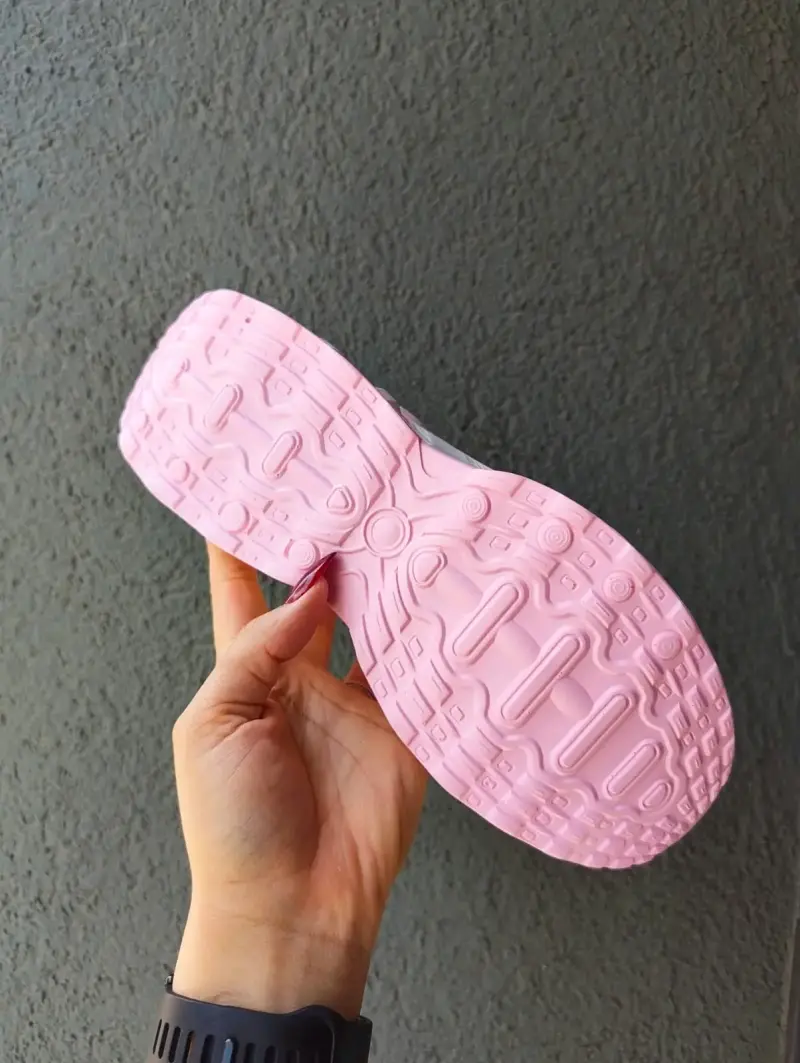 Zapatillas rosadas deportivas - 6