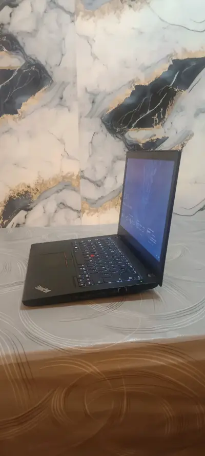 Notebook Lenovo ThinkPad T460 usado cómo nuevo - miniatura 3