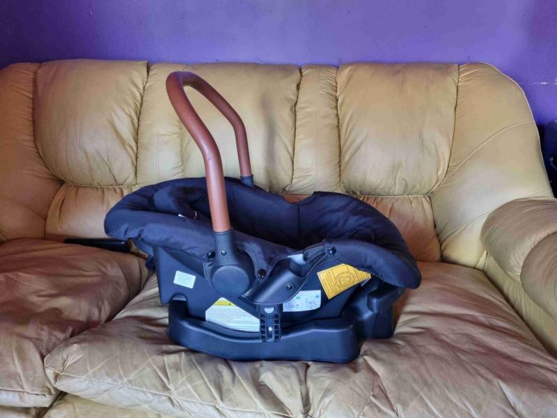 Coche cuna con silla para auto - 1