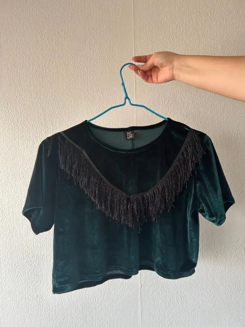 Polera de terciopelo verde - 1