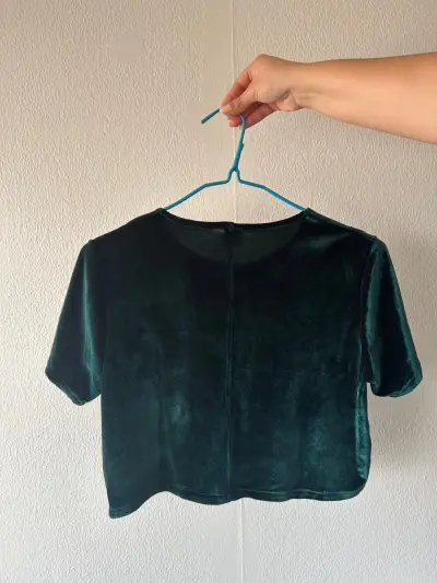 Polera de terciopelo verde - miniatura 2