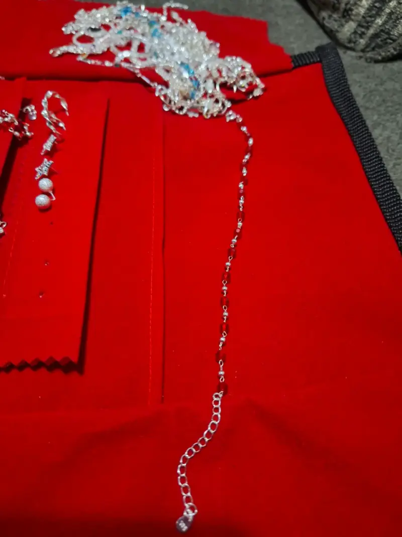 Pulsera de cristales finos rojos