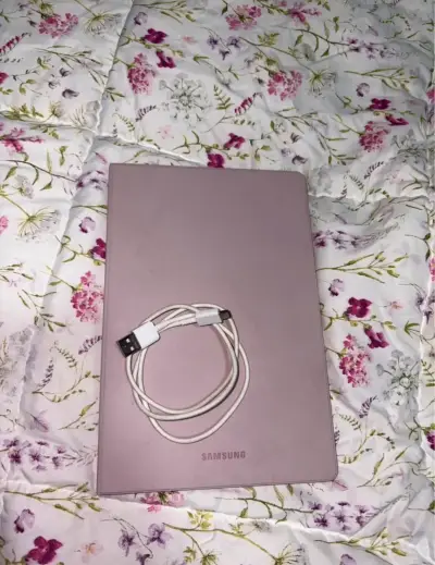 Tablet Samsung s6 lite  con cargador - miniatura 1