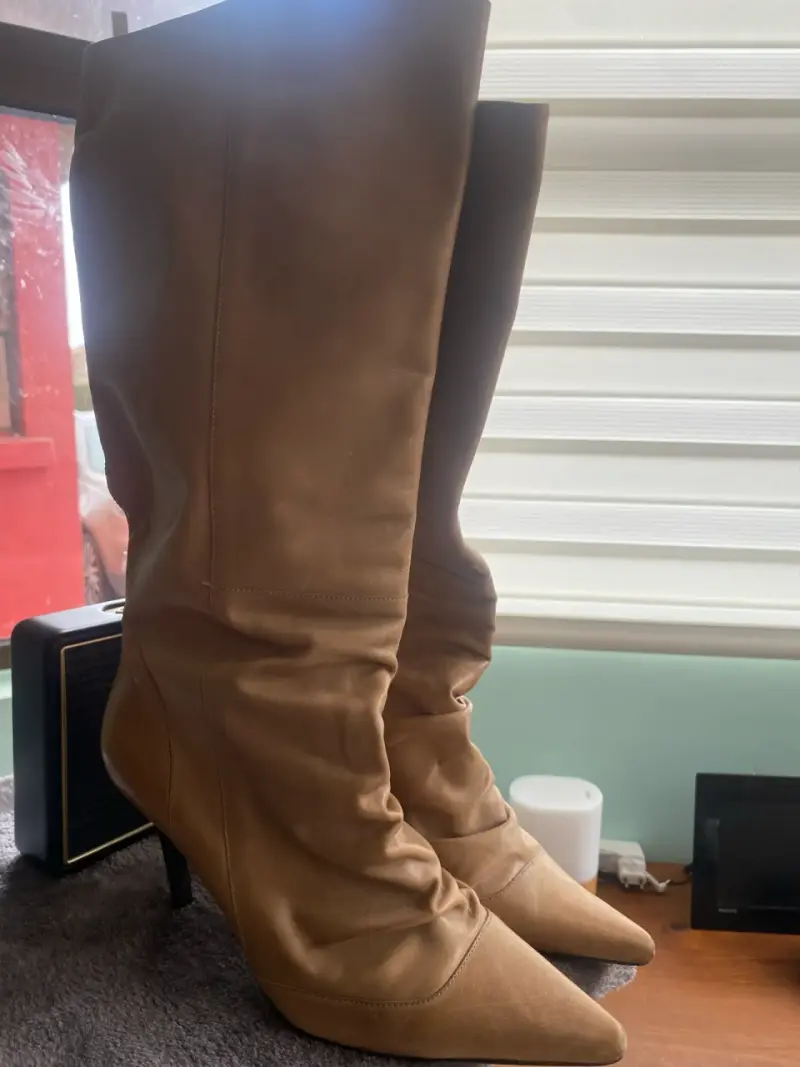 Botas altas color camel - 1