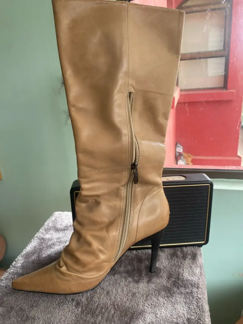 Botas altas color camel - 4