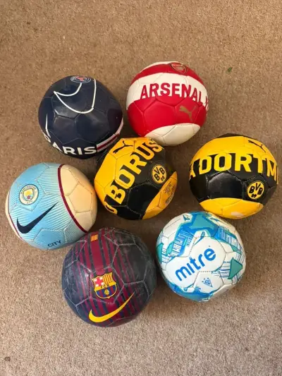 Pelotas mini de fútbol - miniatura 1