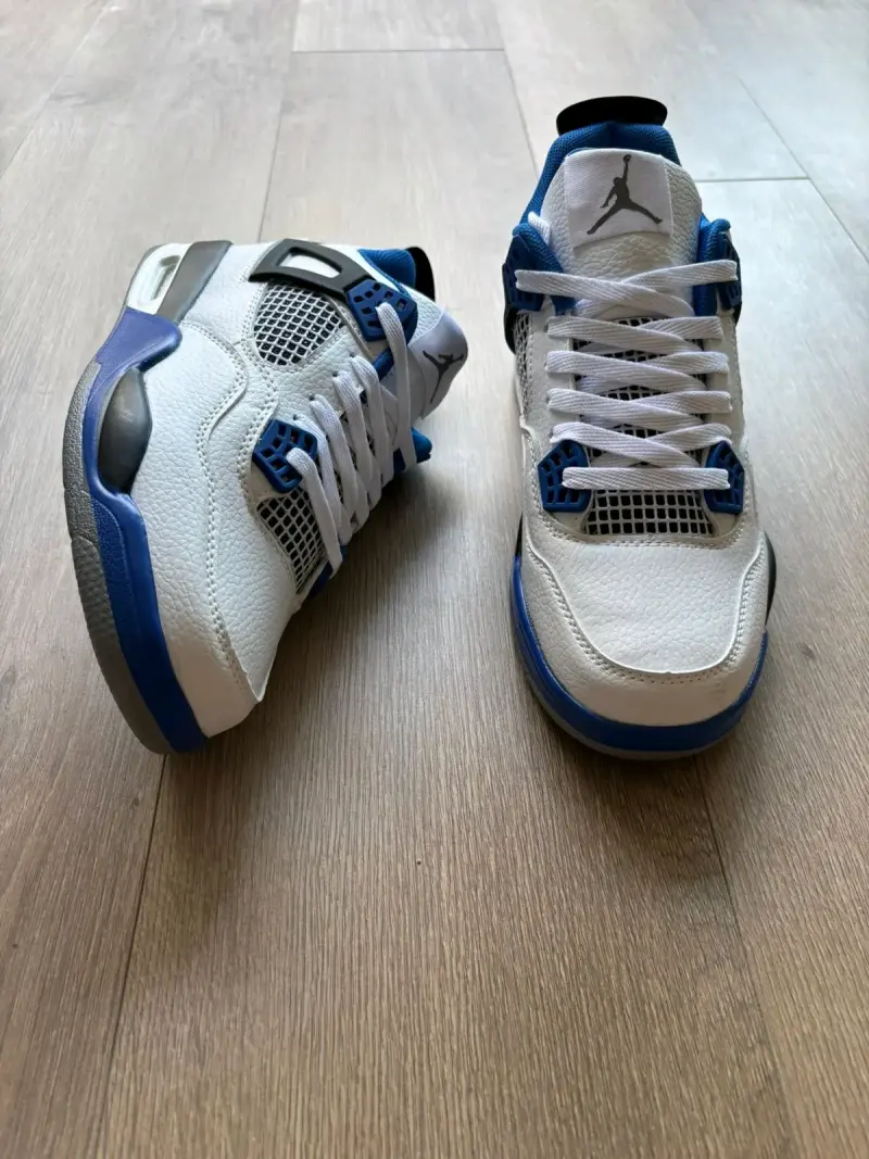 Zapatillas tipo j4 - 4