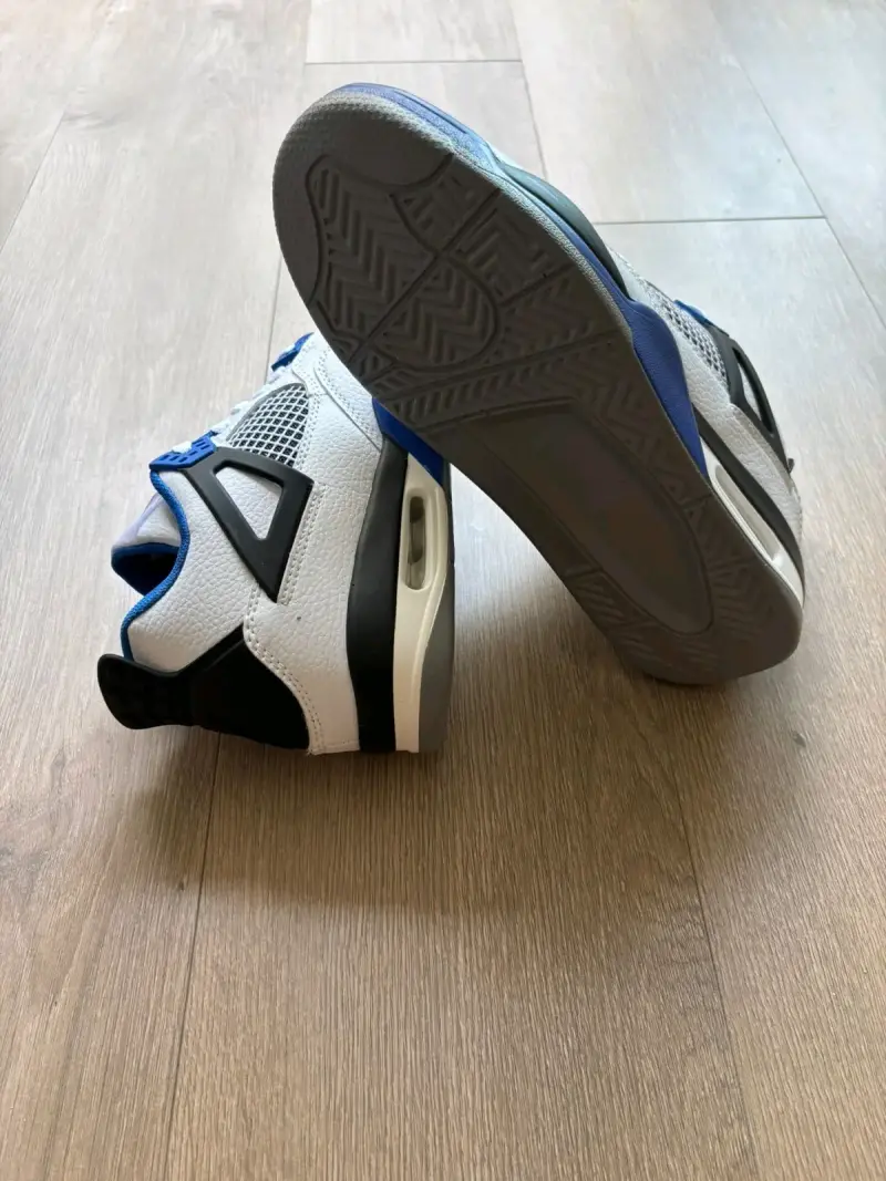 Zapatillas tipo j4 - 6