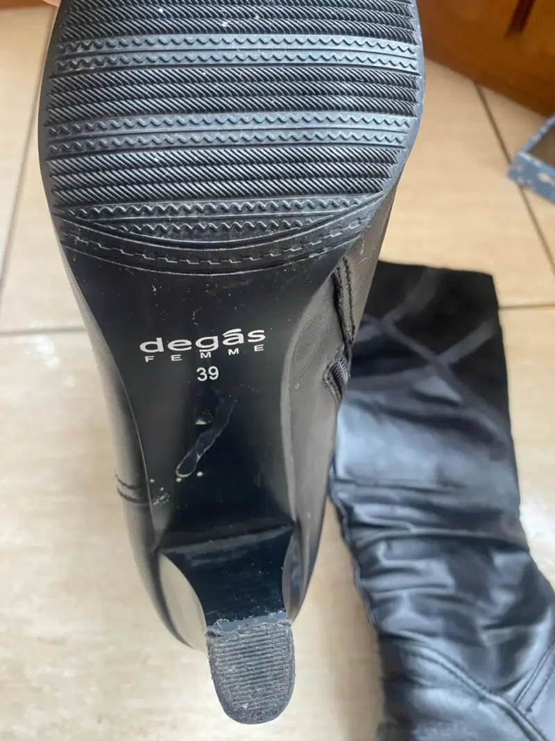 Botas negras de cuero con tacón - 3