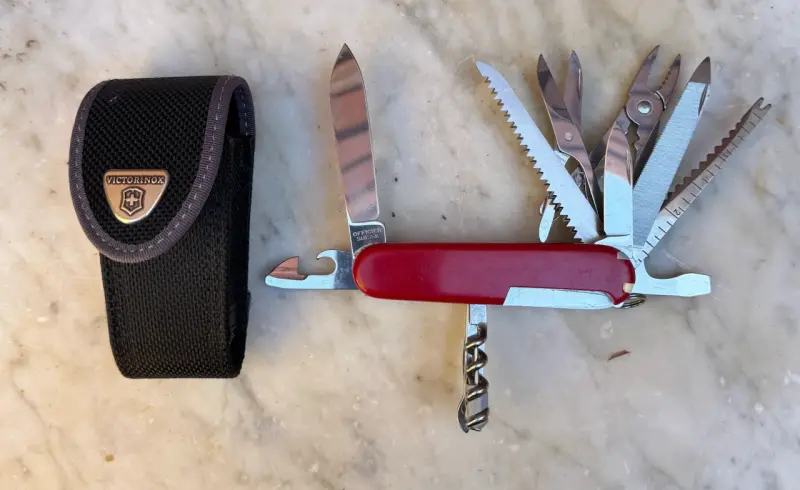 Navaja Victorinox Swiss Champ - 2