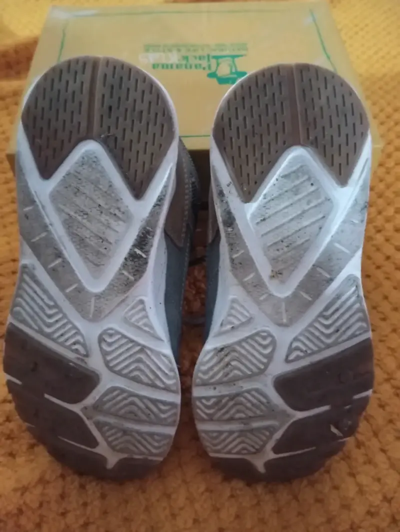Zapatillas grises casuales - 3