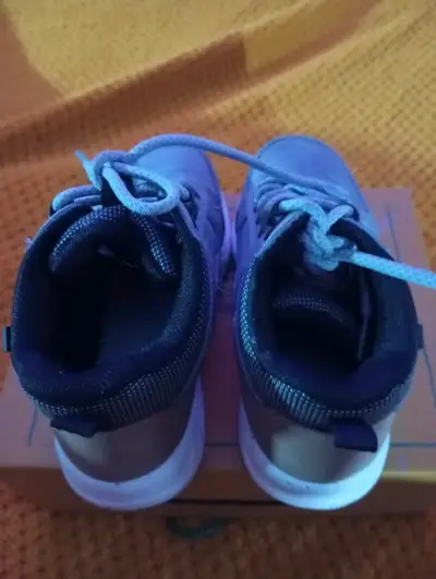 Zapatillas grises casuales - miniatura 5