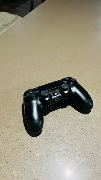 PlayStation 4 + mando y 8 juegos. - miniatura 5