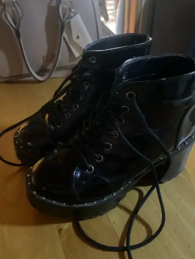 Botines negros con plataforma - miniatura 1
