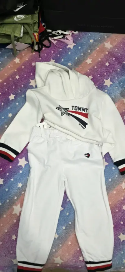 Conjunto infantil Tommy Hilfiger - miniatura 3
