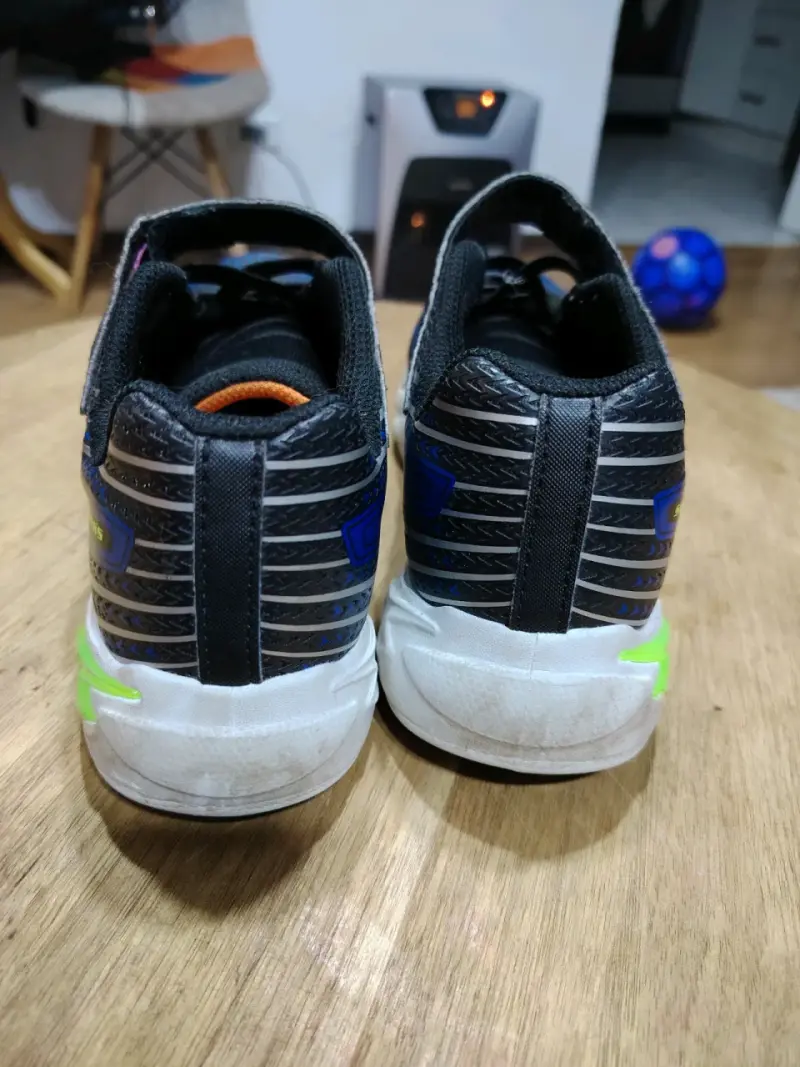 Zapatillas Skechers con luces - 3