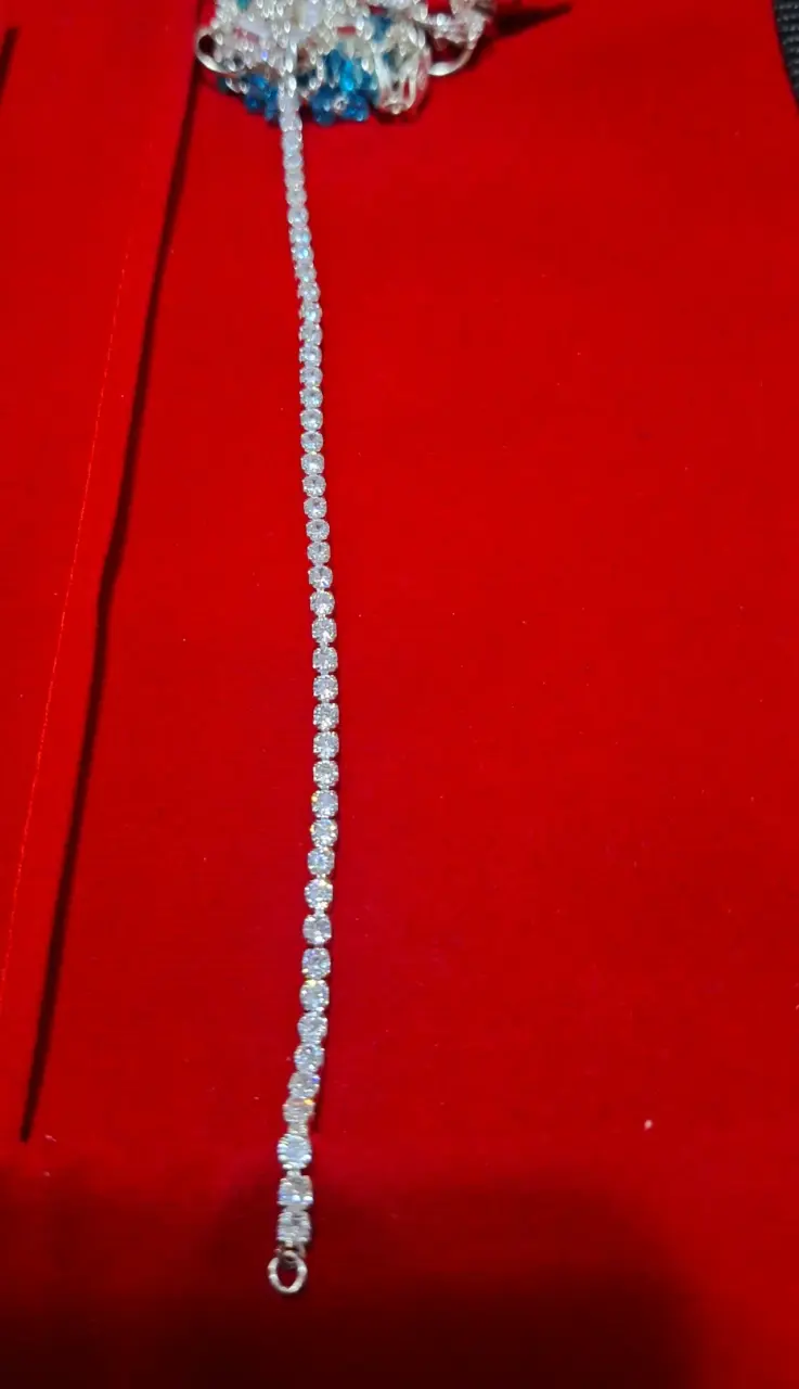 Pulsera de plata con circones blancos