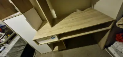 Escritorio con espacios de almacenamiento - miniatura 4