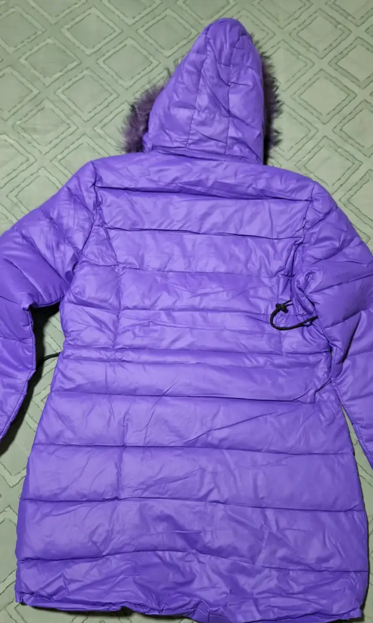 Abrigo largo morado con capucha - 1