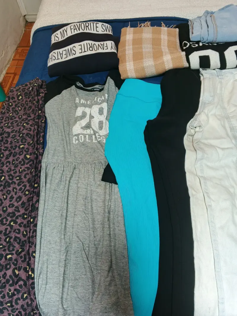 Conjunto de ropa variada - 6
