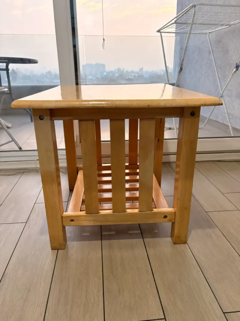 Mesa de madera pequeña - 2