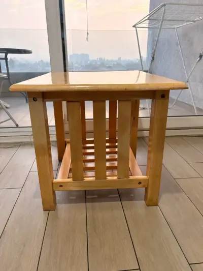 Mesa de madera pequeña - miniatura 2