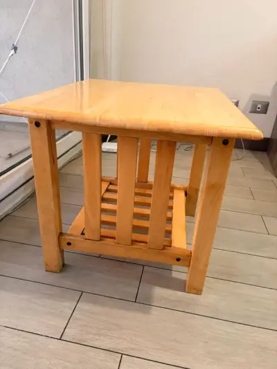 Mesa de madera pequeña - miniatura 4