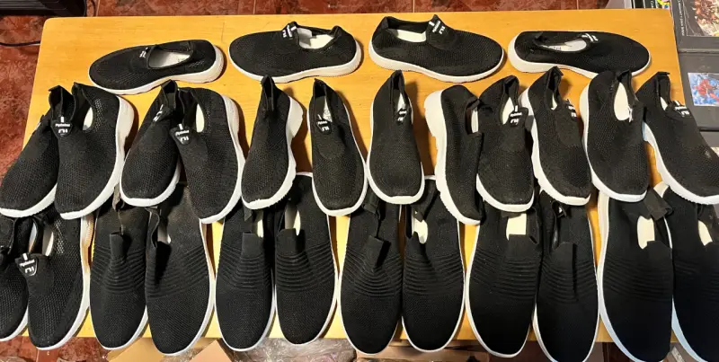 Lote zapatillas negras adulto - 1