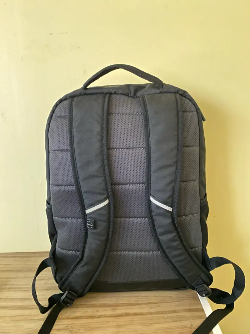 Mochila negra para laptop DELL - 2