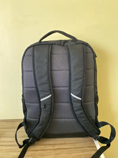 Mochila negra para laptop DELL - miniatura 2