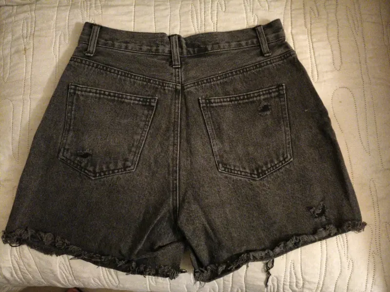Shorts de mezclilla desgastados - 2