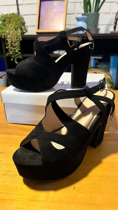 Tacones todopiel negros - miniatura 1