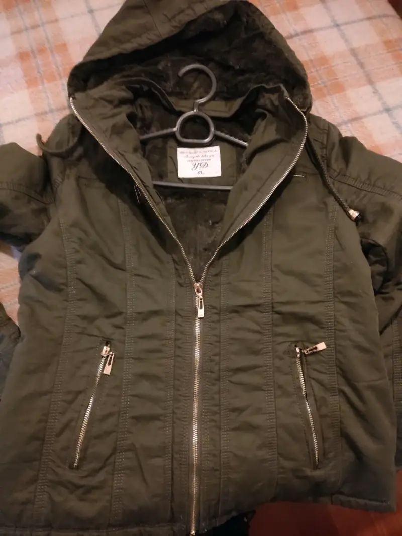 Parka verde con capucha XL - 1
