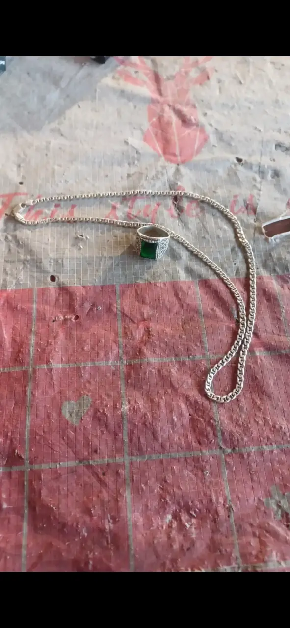 Cadena de plata con anillo verde - 2