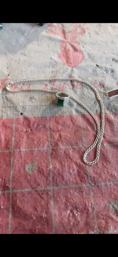 Cadena de plata con anillo verde - miniatura 2
