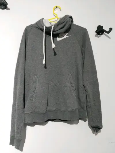 Polerón gris Nike con capucha - miniatura 1