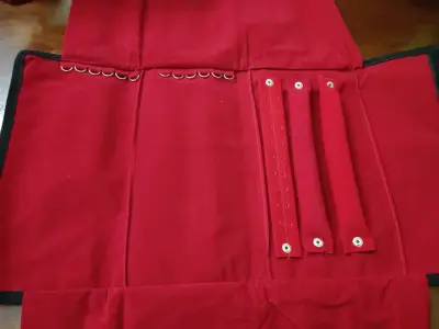 Funda roja para joyas - miniatura 2