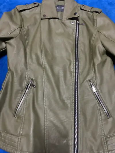 Chaqueta verde estilo motero - miniatura 2
