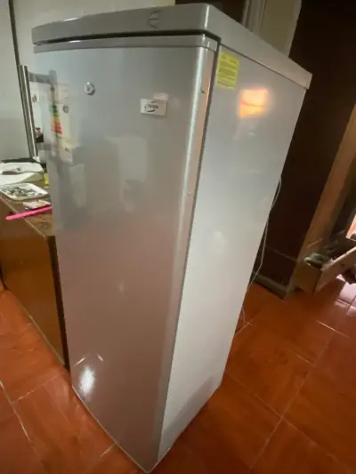 Congelador vertical gris - miniatura 5